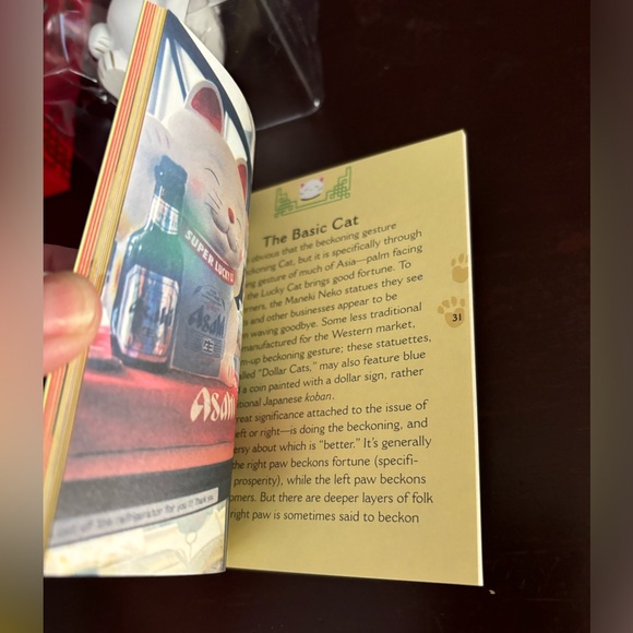 Lucky Cat figurine, book, and display - Picture 2 of 9